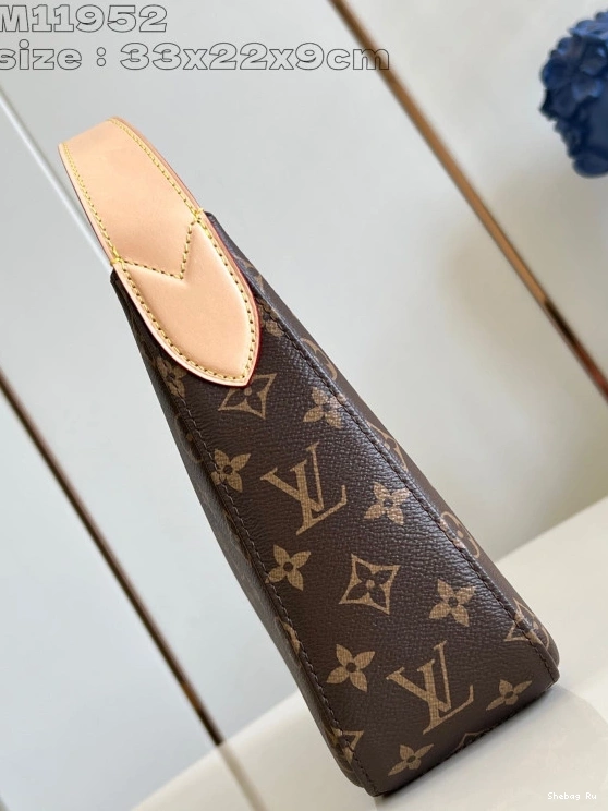 Slouchy VUITTON LOUIS PM-33*22*9CM 0815